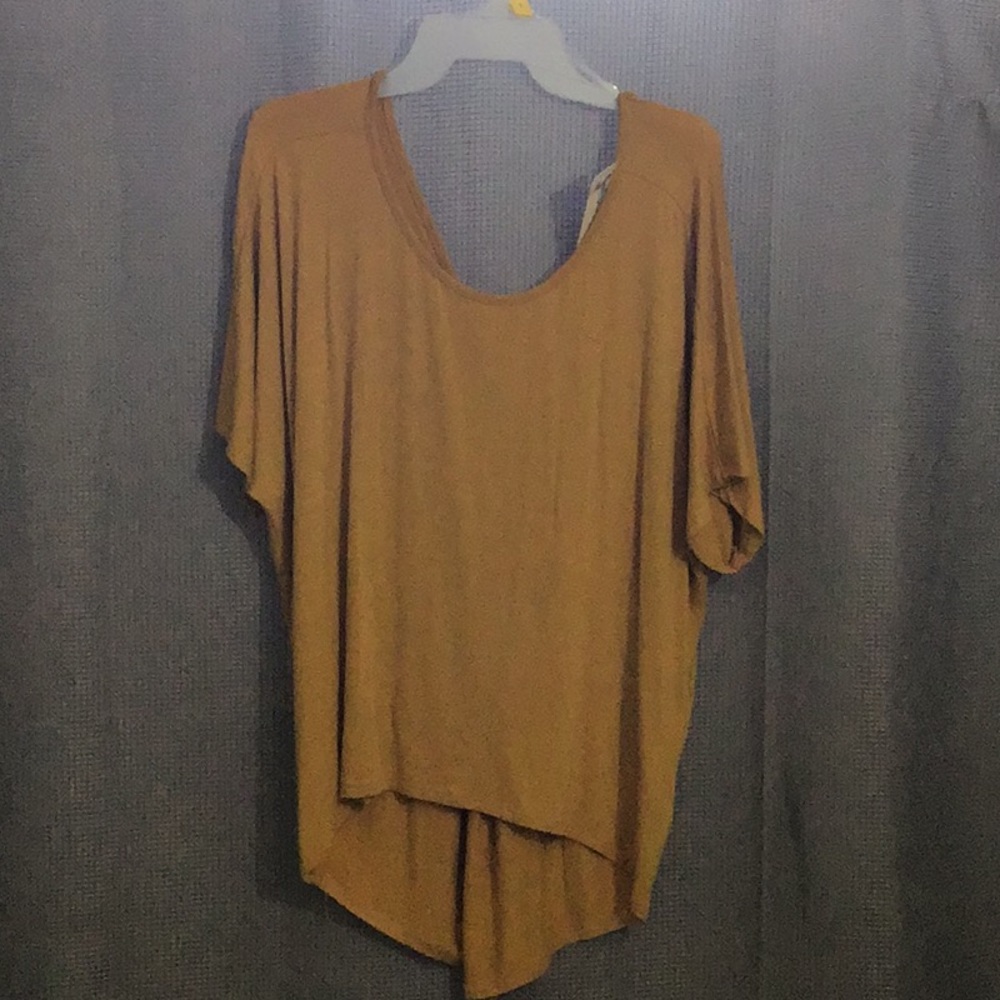 Mustard colored blouse beautiful with leggings